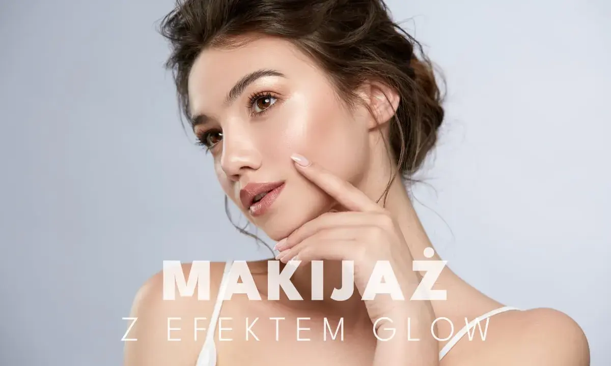 Kobieta z makijażem podkreślającym naturalny glow. Delikatny dotyk palcem podkreśla promienność cery.